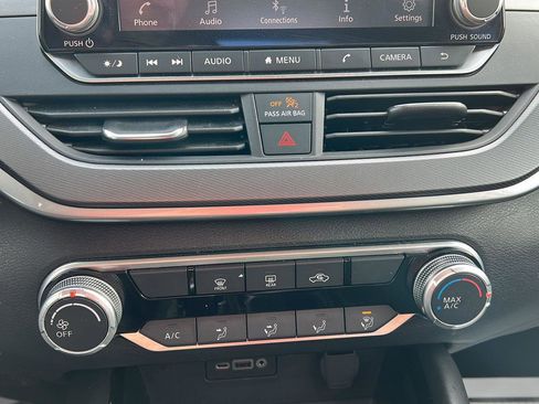 Used 2024 Nissan Altima 2.5 SR FWD image 17