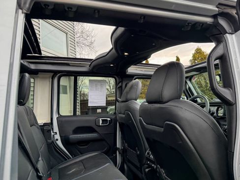 Used 2024 Jeep Wrangler High Altitude image 14