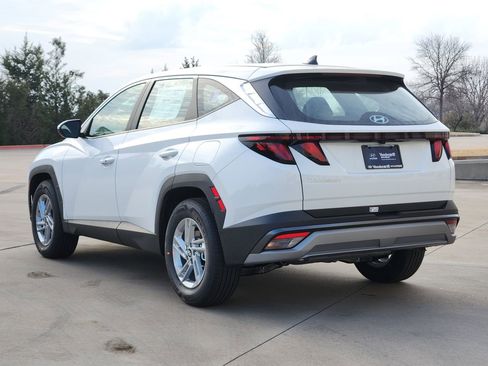 New 2026 Hyundai Tucson SE image 3