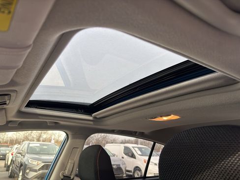 Used 2016 Subaru Crosstrek 2.0i Premium w/ Moonroof Package image 7