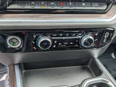 Certified 2022 GMC Sierra 1500 SLT w/ SLT Convenience Package image 25