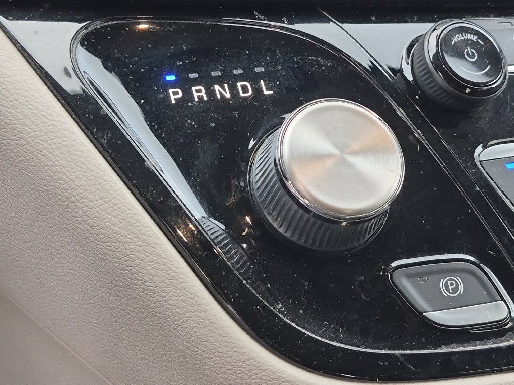 Used 2020 Chrysler Pacifica Touring-L FWD image 24