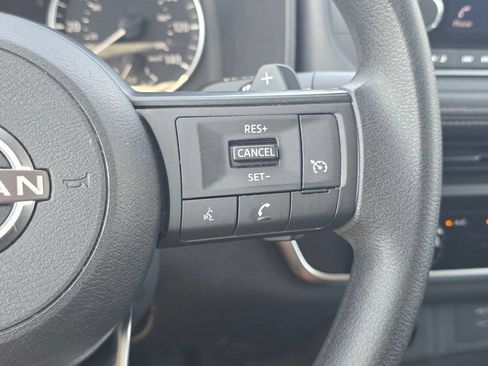 Used 2024 Nissan Rogue S FWD image 32