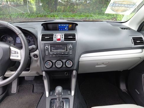 Used 2015 Subaru Forester 2.5i Touring AWD/4WD image 3