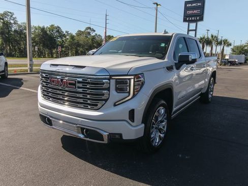 Used 2023 GMC Sierra 1500 Denali w/ Denali Reserve Package AWD/4WD image 3