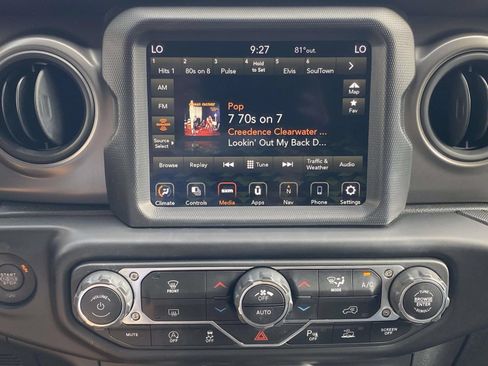 Used 2022 Jeep Wrangler Unlimited Sport w/ Sun And Sound Package AWD/4WD image 37