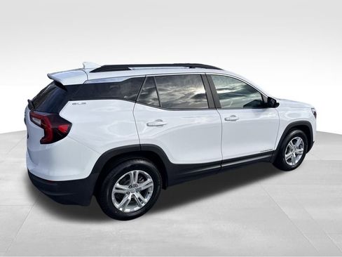 Used 2022 GMC Terrain SLE w/ Driver Convenience Package image 6