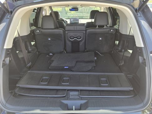 Used 2025 Honda Pilot EX-L image 12