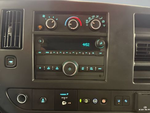 Used 2025 GMC Savana 2500 RWD image 19