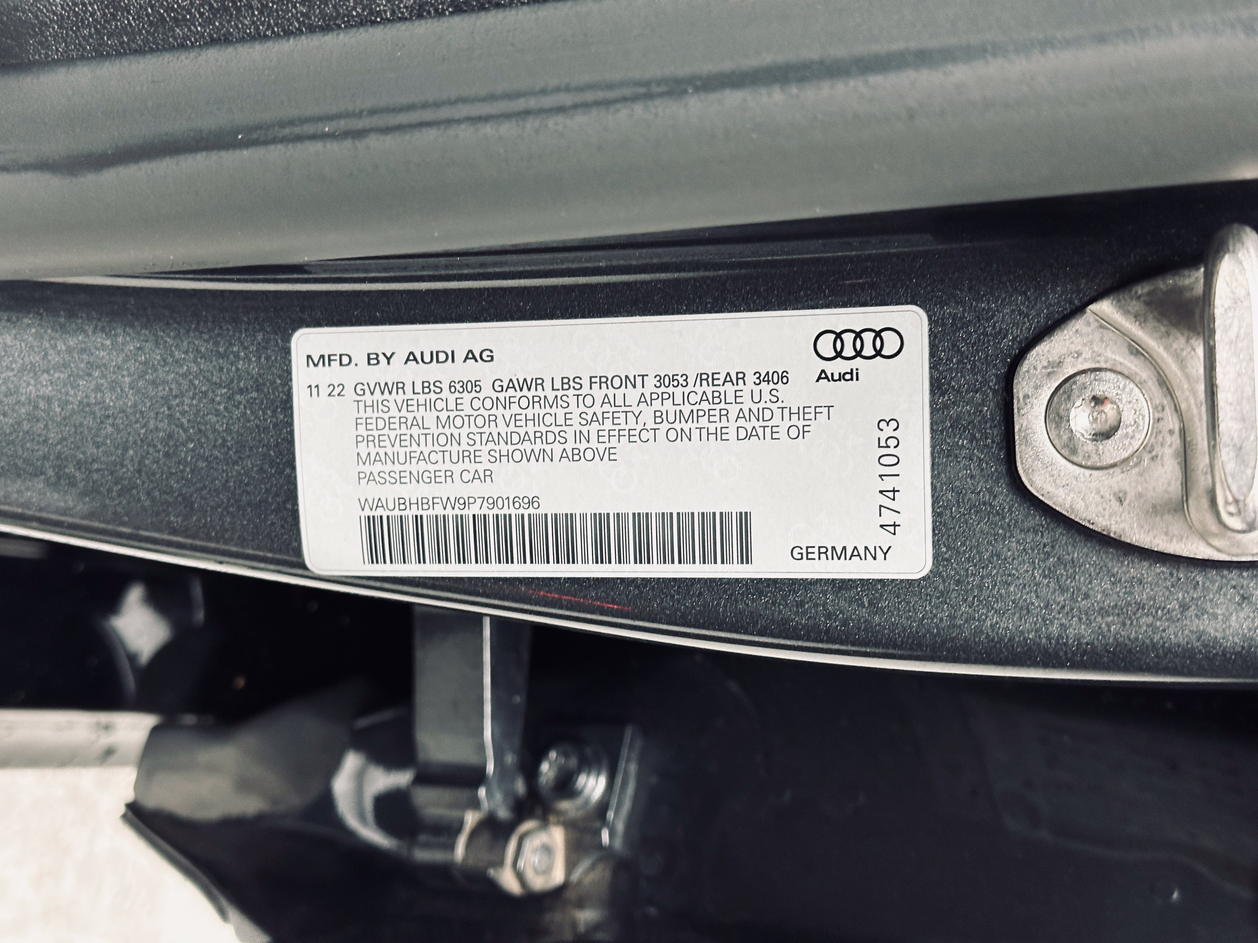 Used 2023 Audi RS e-tron GT w/ Carbon Performance Package AWD/4WD image 40