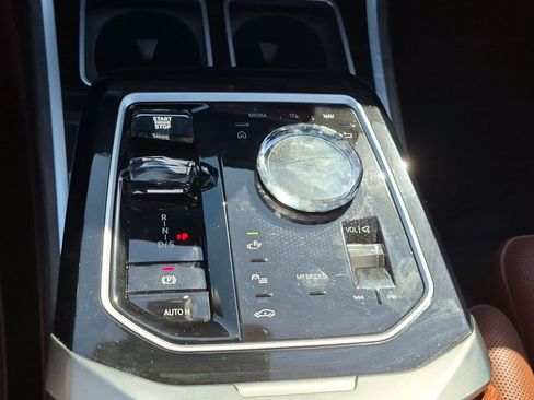 Used 2023 BMW 760i xDrive w/ Executive Package AWD/4WD image 25