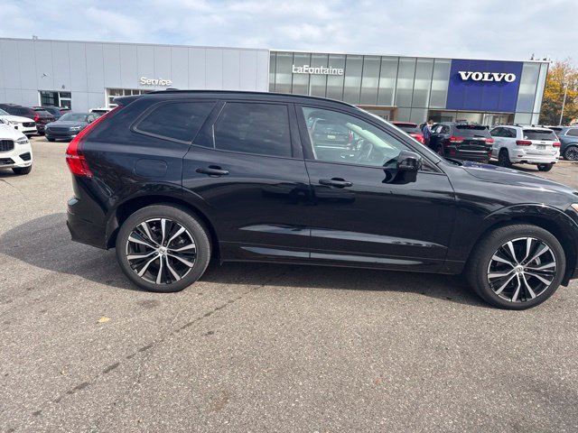 Used 2024 Volvo XC60 B5 Plus w/ Protection Package Premier AWD/4WD image 3