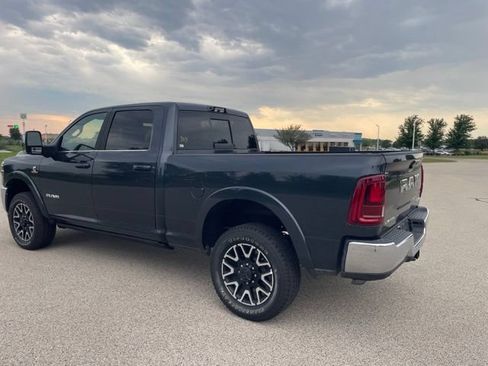 Used 2025 RAM 3500 Limited AWD/4WD image 3