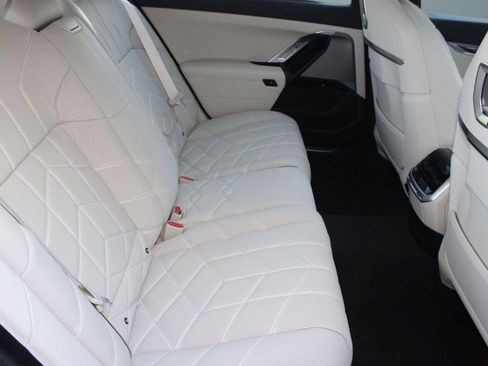 Used 2026 BMW i7 eDrive50 RWD image 31