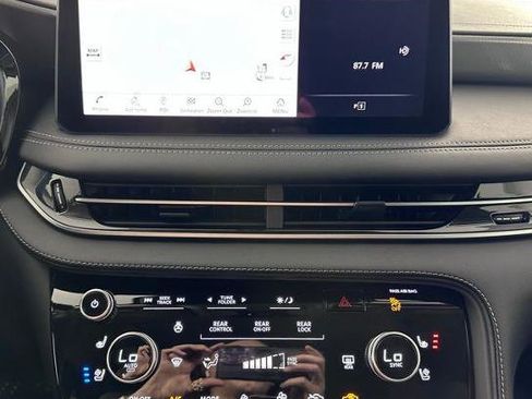 Certified 2025 INFINITI QX60 Luxe FWD image 17