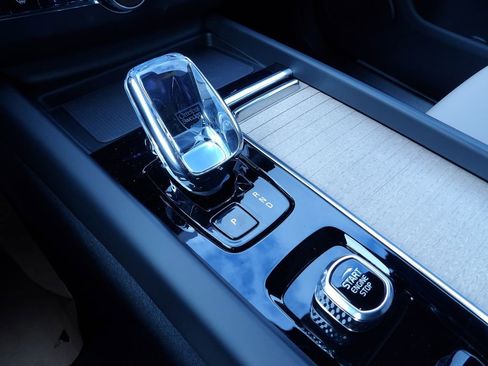 New 2026 Volvo XC60 B5 Plus w/ Protection Package Premier image 23