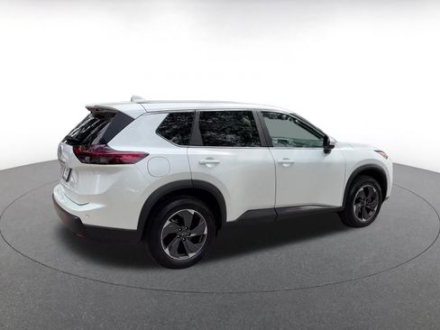Used 2025 Nissan Rogue SV FWD image 15