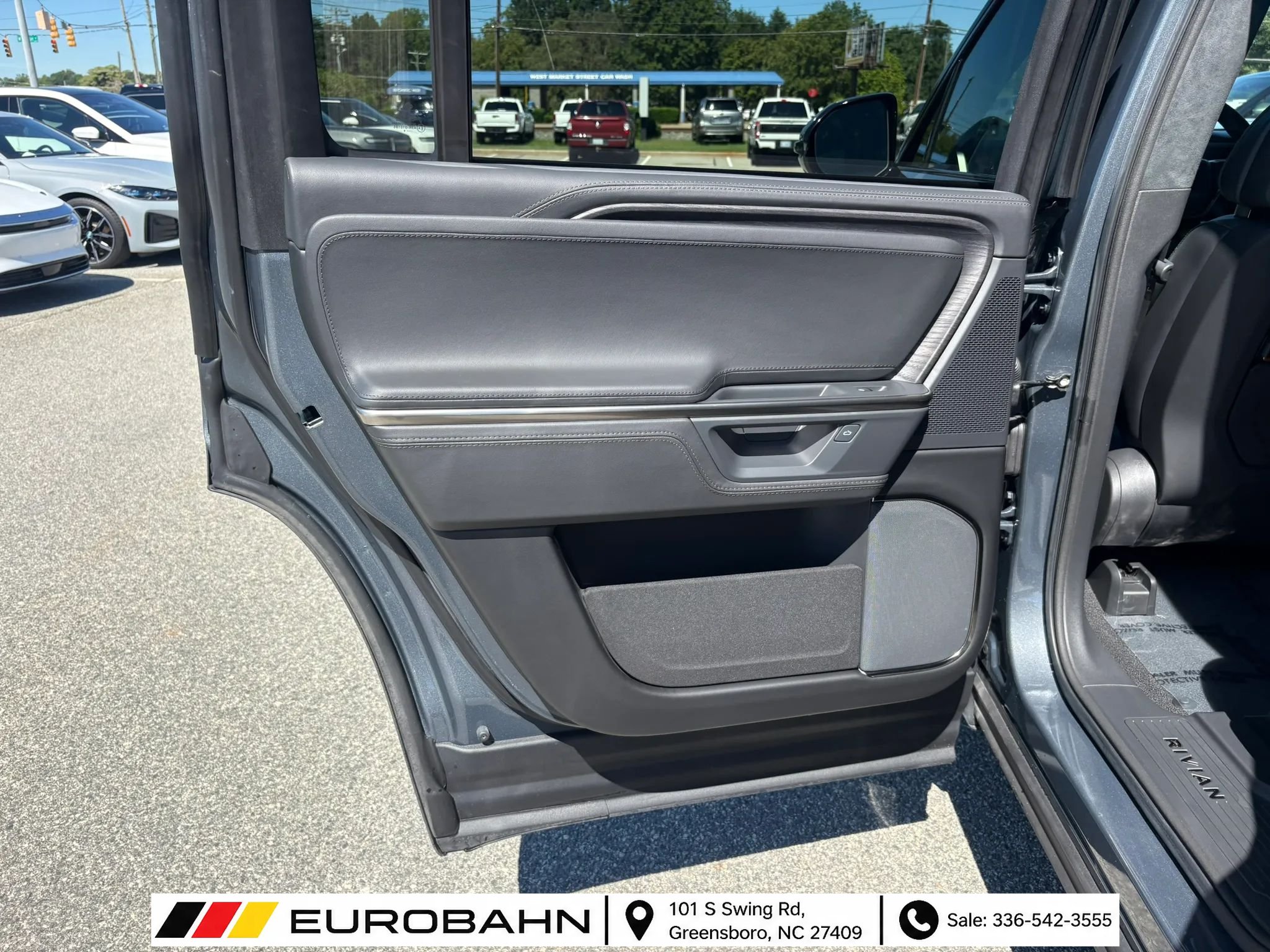 Used 2025 Rivian R1S Adventure Dual AWD/4WD image 12