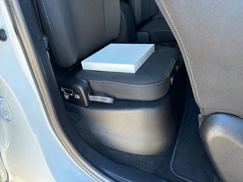 Used 2016 Chevrolet Colorado LT image 27