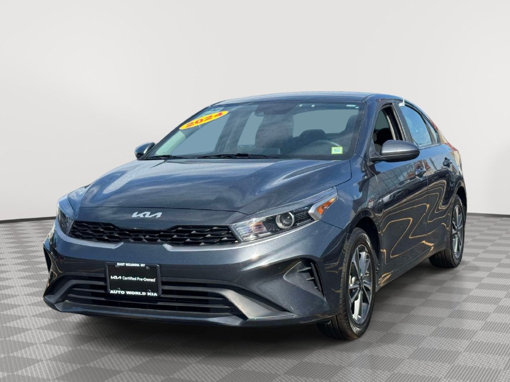 Certified 2024 Kia Forte LXS FWD image 3