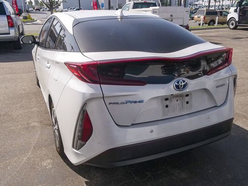 Used 2022 Toyota Prius Prime Limited FWD image 7