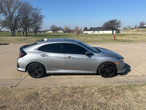 Used 2019 Honda Civic EX image 2