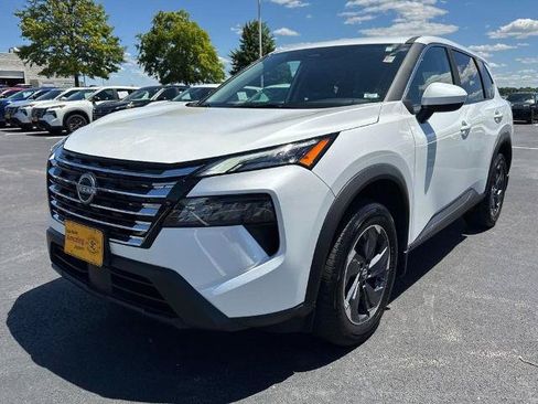 Certified 2026 Nissan Rogue SV FWD image 8