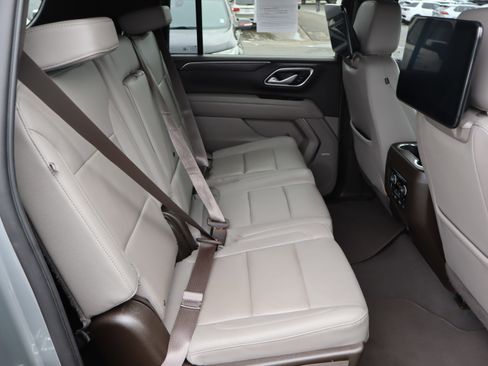 Used 2023 Chevrolet Suburban Z71 w/ Z71 Off-Road Package image 38