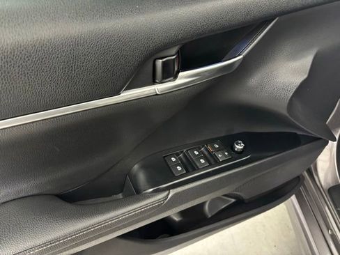 Used 2020 Toyota Camry XSE image 11