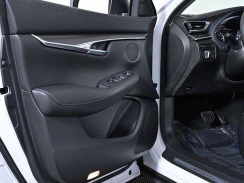 Certified 2025 INFINITI QX50 Pure image 29