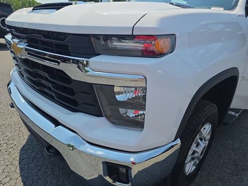 Used 2025 Chevrolet Silverado 2500 LT w/ Convenience Package AWD/4WD image 32