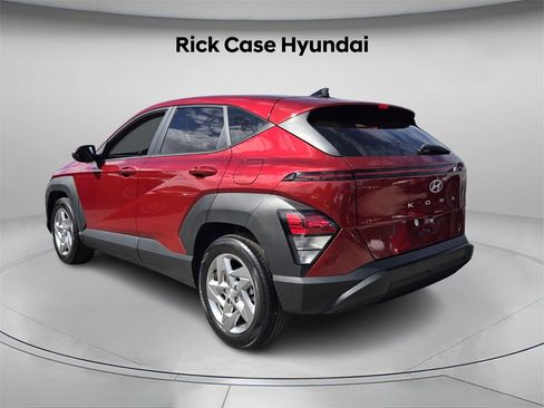 Certified 2024 Hyundai Kona SE image 7