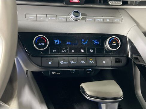 Used 2023 Hyundai Elantra SEL w/ Convenience Package image 16