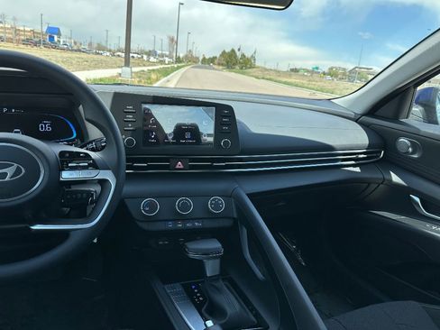 New 2025 Hyundai Elantra SE w/ Cargo Package image 18