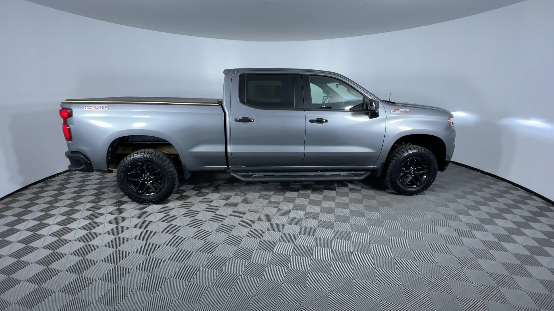 Used 2020 Chevrolet Silverado 1500 LT Trail Boss AWD/4WD image 9