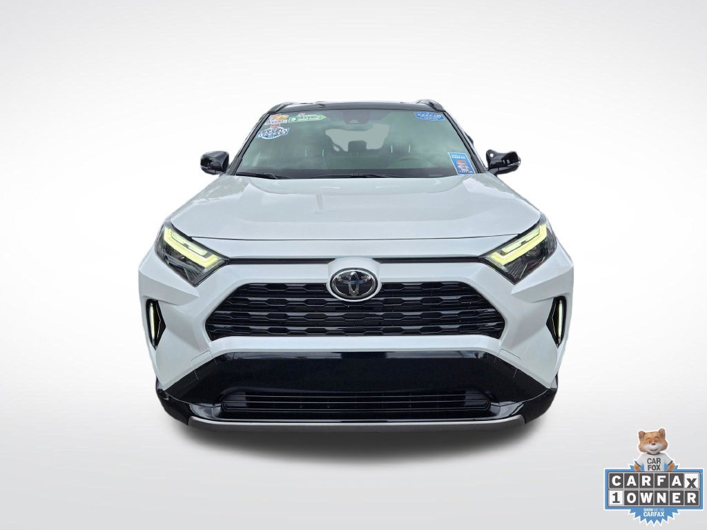 Used 2025 Toyota RAV4 XSE AWD/4WD image 2
