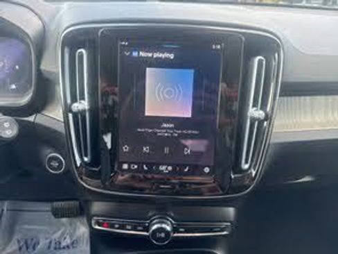 Used 2023 Volvo XC40 B5 Plus w/ Driver Assist Package image 16