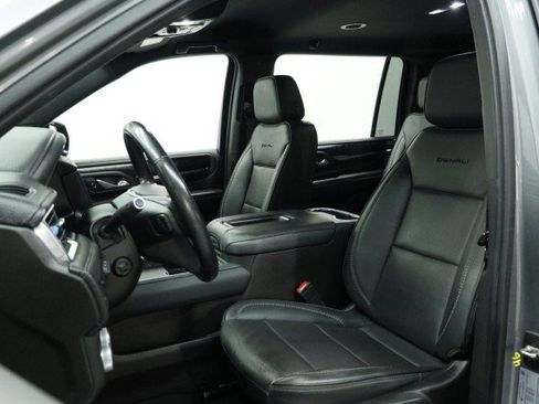 Used 2021 GMC Yukon XL Denali RWD image 8