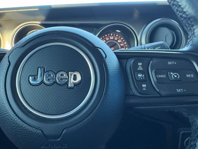 Used 2022 Jeep Gladiator Sport AWD/4WD image 32