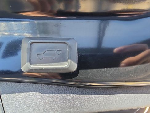 Used 2019 Toyota RAV4 Adventure image 13