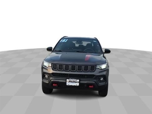 Used 2023 Jeep Compass Trailhawk image 3