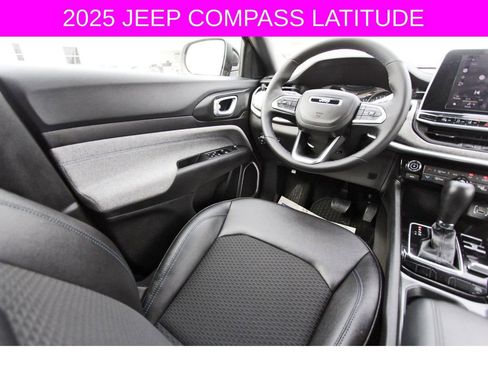 Used 2025 Jeep Compass Latitude w/ Convenience Group image 12