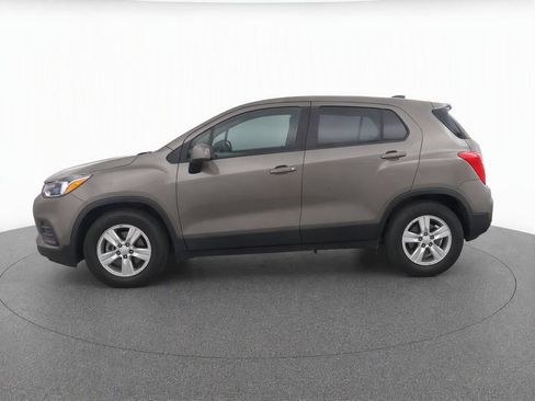 Used 2022 Chevrolet Trax LS w/ Tint and Cruise Package FWD image 8