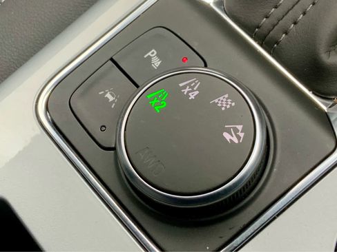 New 2025 Chevrolet Blazer LT w/ Midnight/Sport Edition image 46