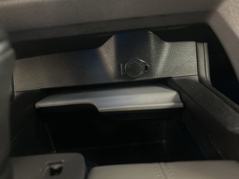 Used 2021 Toyota Avalon XLE image 21