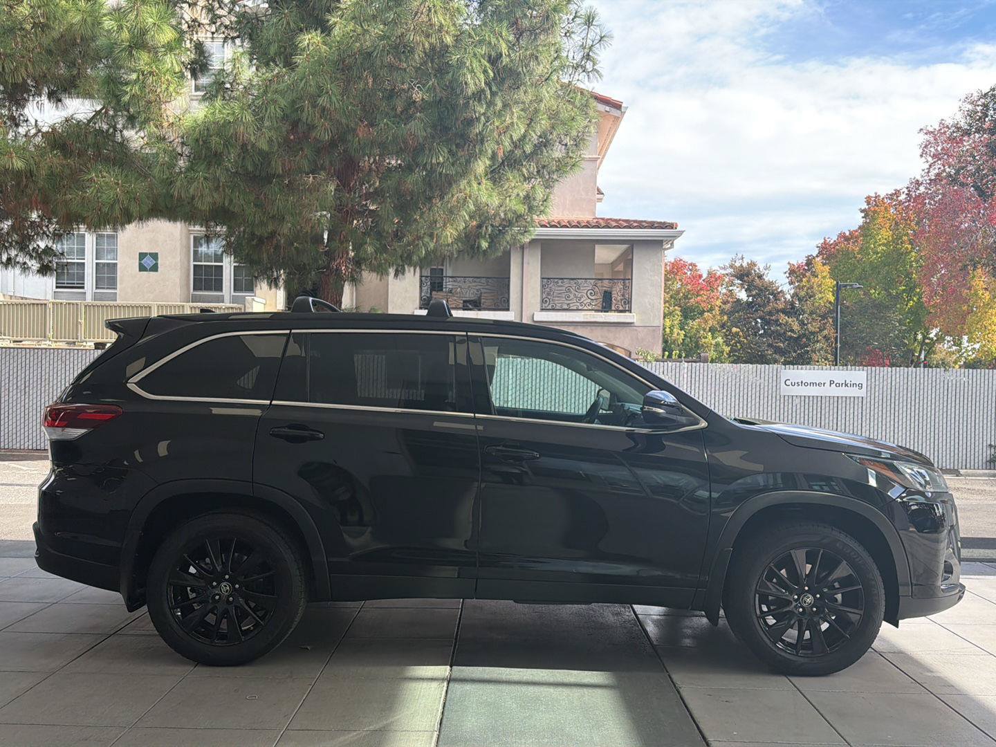 Used 2019 Toyota Highlander SE AWD/4WD image 6