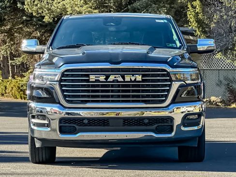 Used 2025 RAM 1500 Laramie AWD/4WD image 8
