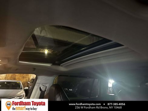 Used 2022 Toyota Highlander XLE AWD/4WD image 20