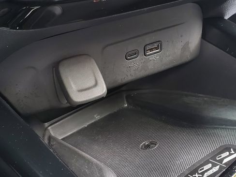 Used 2024 Chevrolet Trax ACTIV w/ Sunroof Package FWD image 28