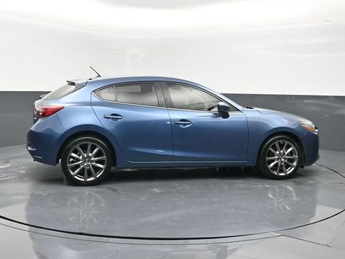 Used 2018 MAZDA MAZDA3 Touring image 8